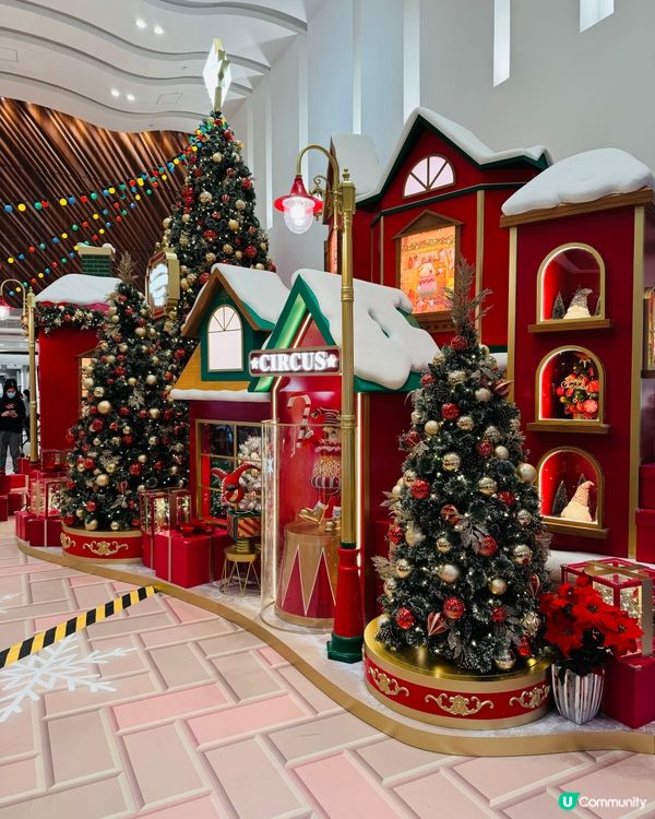 各大商場已經準備好為大家迎接聖誕｡德福廣場換上聖誕老人村佈置...