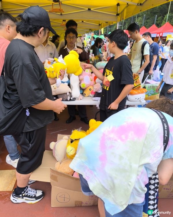 明愛賣物會，義工變消費