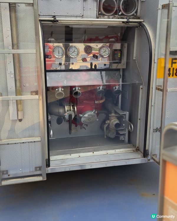 紅磡碼頭放了一架退役消防車