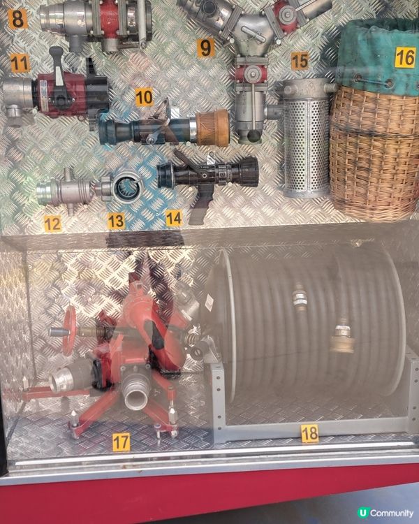 紅磡碼頭放了一架退役消防車