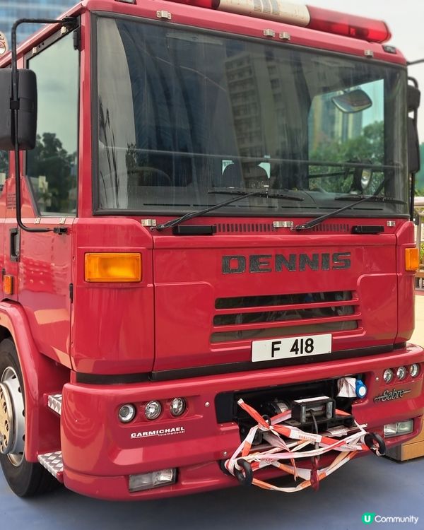 紅磡碼頭放了一架退役消防車