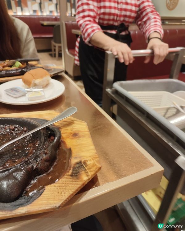 誓死既決心保護好餐廳櫈，先好嗌鐵板