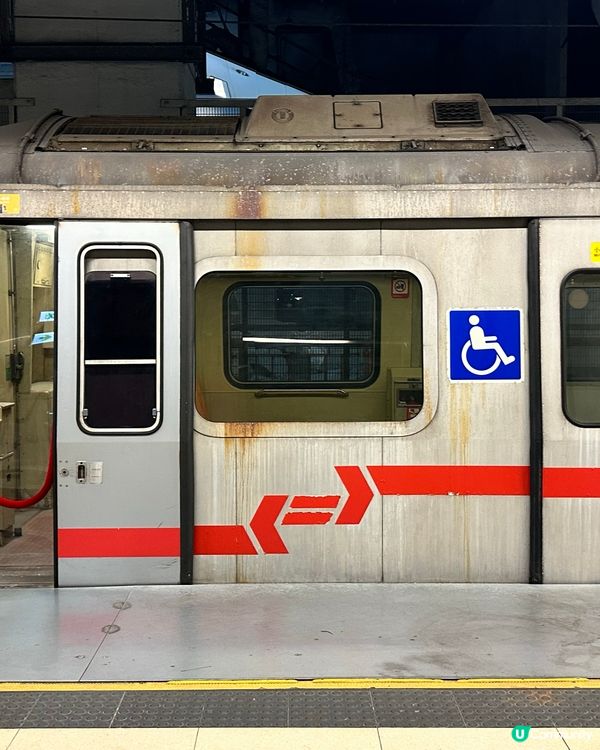 睇舊列車送紀念車飛