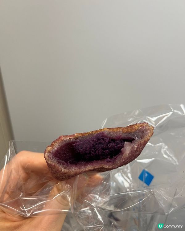 今日早餐兩隻qq包 紫薯qq+腸仔牛角酥😆