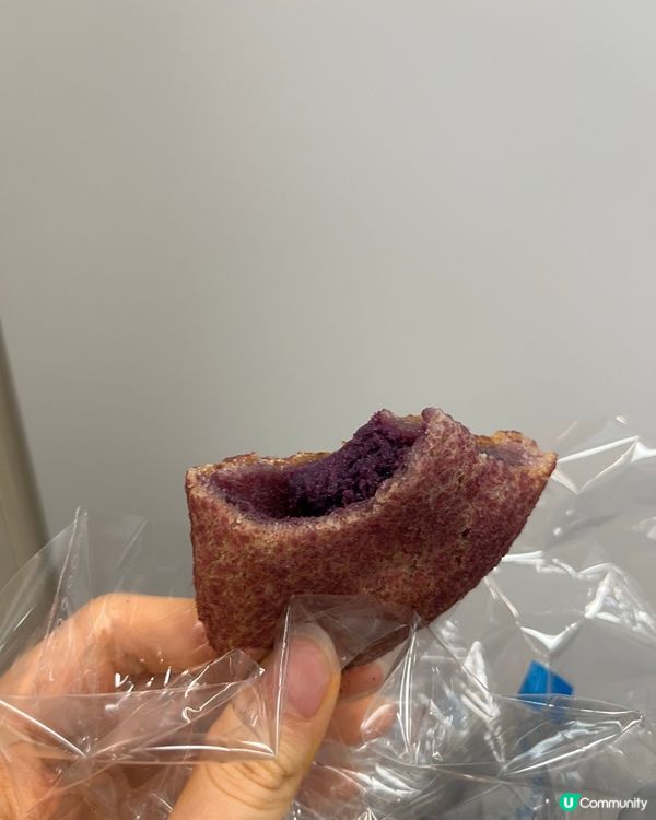 今日早餐兩隻qq包 紫薯qq+腸仔牛角酥😆