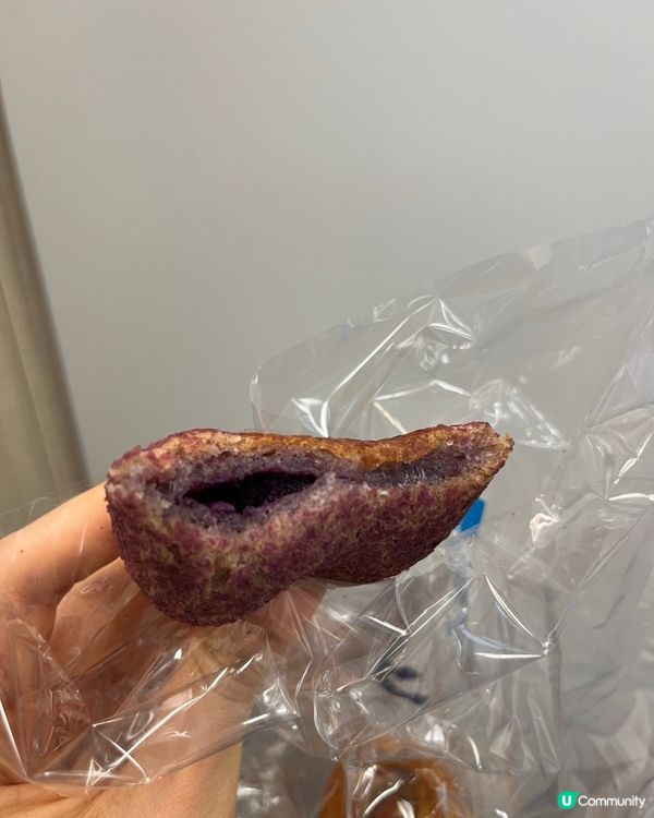 今日早餐兩隻qq包 紫薯qq+腸仔牛角酥😆