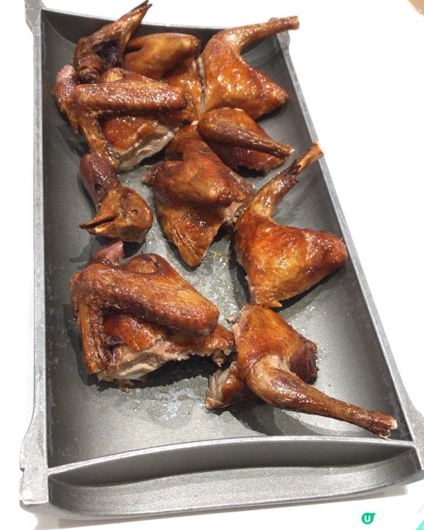 ## 自家制紅燒乳鴿，香氣四溢🤤