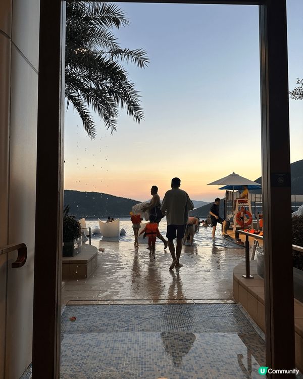 海洋公園富麗敦酒店無邊際泳池，最岩情侶/家庭樂一邊打卡一邊睇...