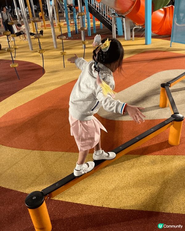 沙田新城市廣場恐龍公園，滿足大小朋友盡情玩的願望，滑梯，飛索...