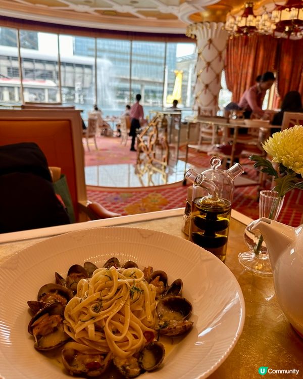 澳門永利皇宮咖啡苑打卡 👑  
金碧輝煌，嘆冷氣睇噴泉表演⛲️