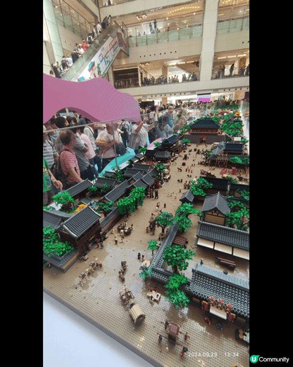 由LEGO堆砌而成的清明上河圖於沙田新城市中心展出，大人小朋...