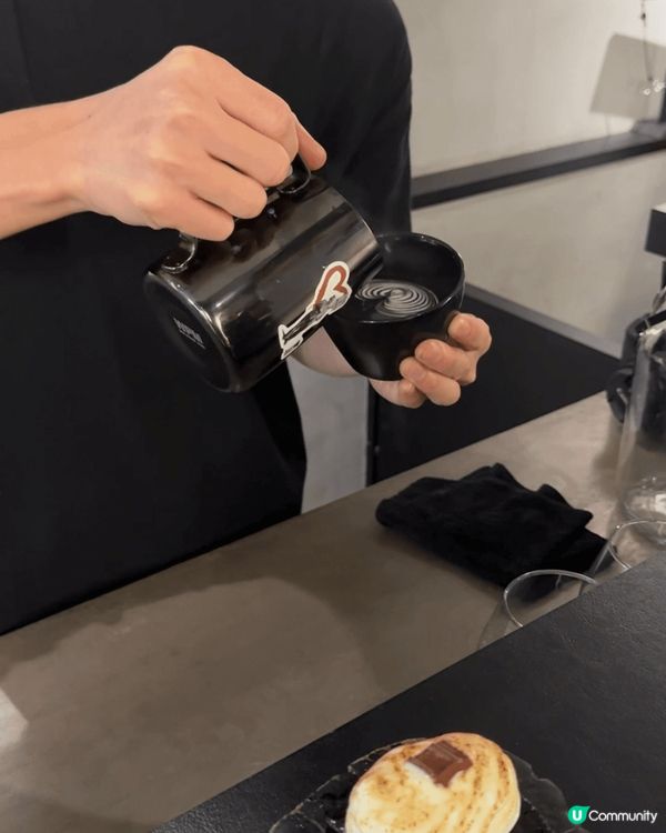 LATTE ART MANIA TOKYO 是位於東京外苑前...