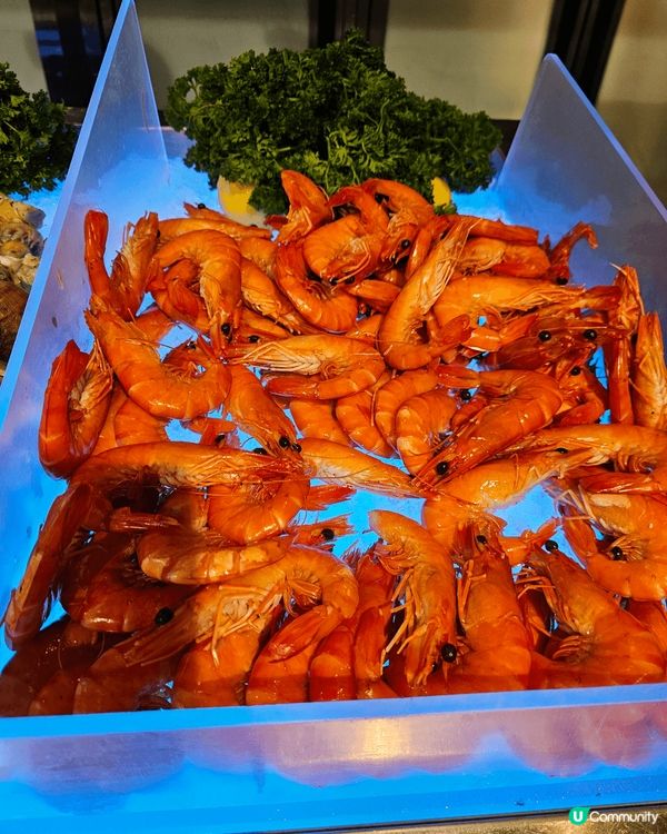最喜歡室友龍蝦嘅自助多餐 你可以睇到啲龍蝦幾靚幾新鮮 我食咗...
