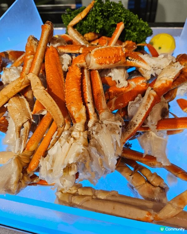 最喜歡室友龍蝦嘅自助多餐 你可以睇到啲龍蝦幾靚幾新鮮 我食咗...