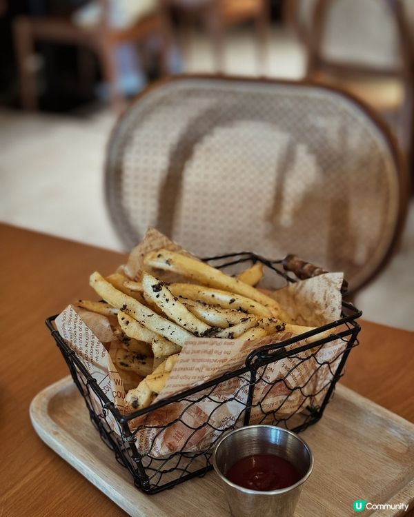 尖沙咀木系風 ◜ Potluck Eatery ◞ ෆ​ 