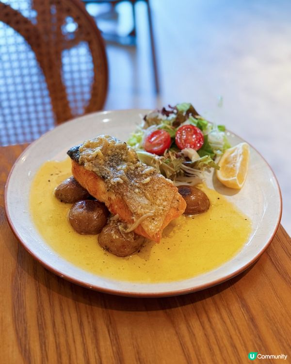 佐敦木系餐廳 🍽️ 多國美食任你揀！