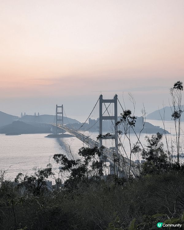 呢度係青衣自然徑，日落?景色非常漂亮，本身以為好難行，點知原...