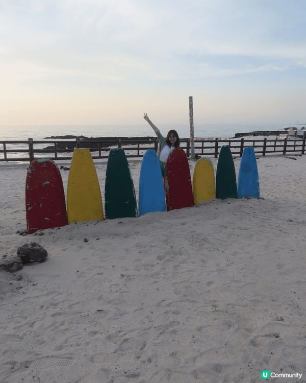 這是在韓國濟州島海邊的打卡相，濟州島是一個很適合慢生活的城市...