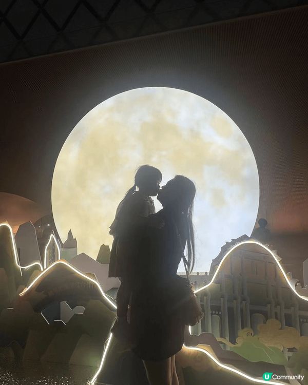 無論上面那個景點，只要跟朋友和家人一起，細看沿途經過的風景，...