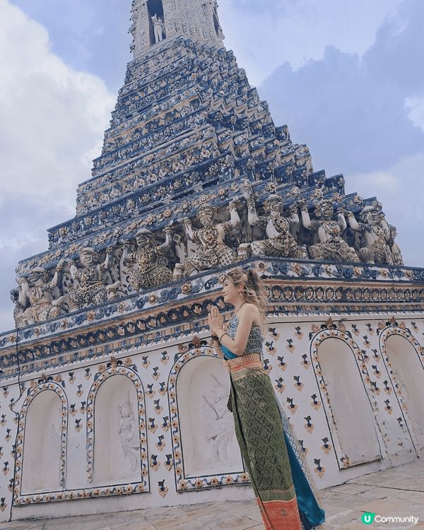 黎明寺增添許多裝飾，以上百個彩色陶磁片、玻璃和貝殼等瓦片，一...