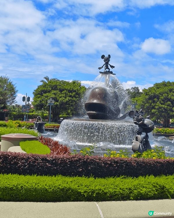 男友嗨迪士尼城堡前向我浪漫??求婚一幕，那幕甜蜜情境至今還歷...