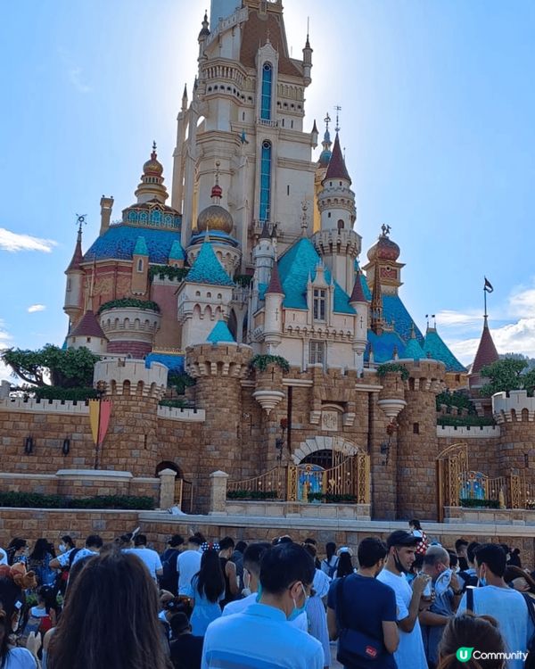 男友嗨迪士尼城堡前向我浪漫??求婚一幕，那幕甜蜜情境至今還歷...