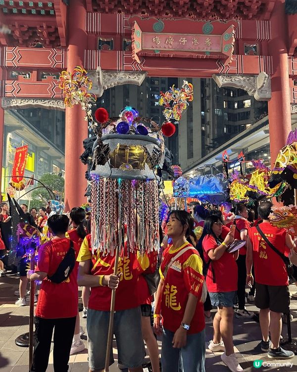 每年一次的中秋佳節都會有-香港仔舞火龍巡遊會。本義工隊想到在...