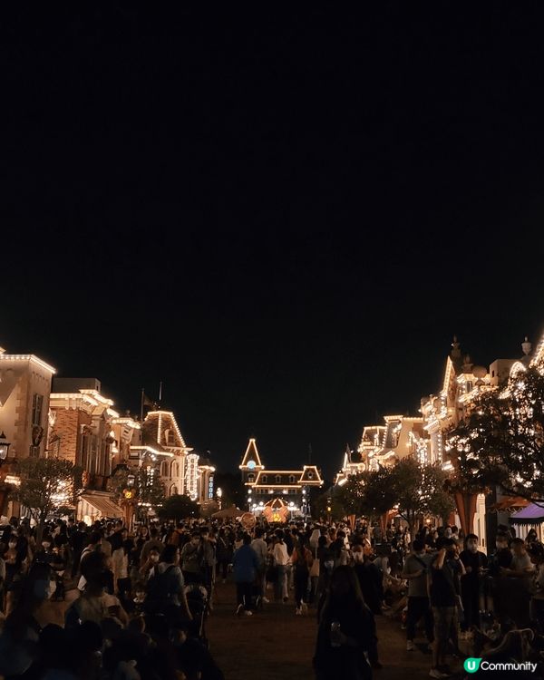 喜歡晚上燈飾對比，晚上燈飾是最美的花海，為整天畫上完美句號。...