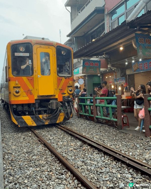 西門町係一個充滿了活力和時尚，有好多購物、餐飲和娛樂的選擇！...