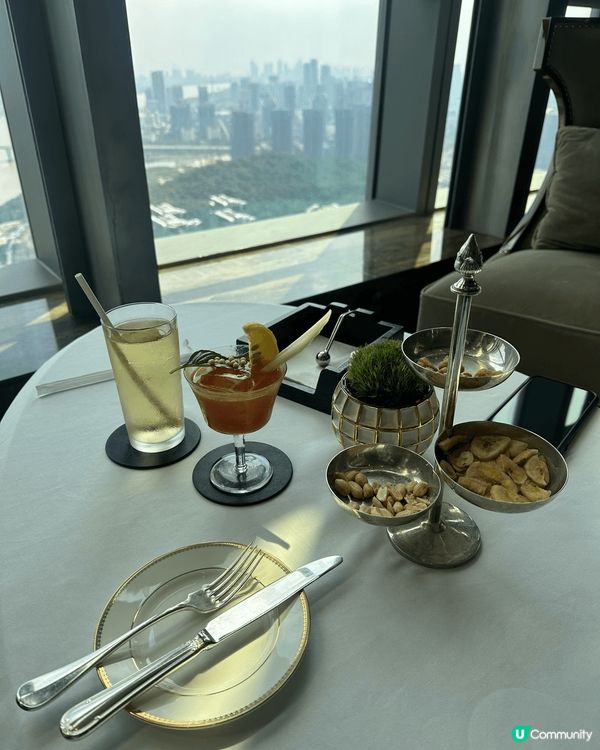 珠海瑞吉酒店特色雞尾酒下午茶，用心調配中國風的血色瑪麗，帶有...