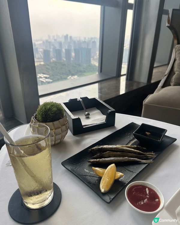 珠海瑞吉酒店特色雞尾酒下午茶，用心調配中國風的血色瑪麗，帶有...