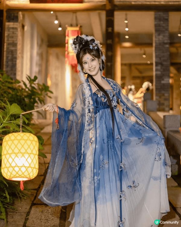 這裡是甘坑古鎮， 專程來這拍一輯漢服， 走進這裡感覺有古舊的...