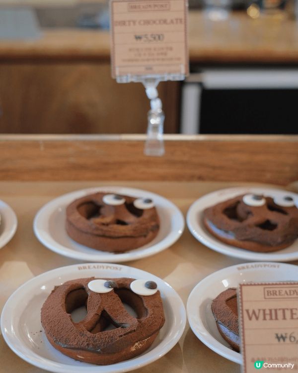 弘南洞的 Breadypost 是首爾最近新興的打卡麵包店,...