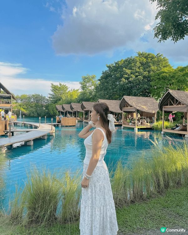 泰國北碧府野生動物園，與吉普車長頸鹿斑馬合照，又可與動物互動...