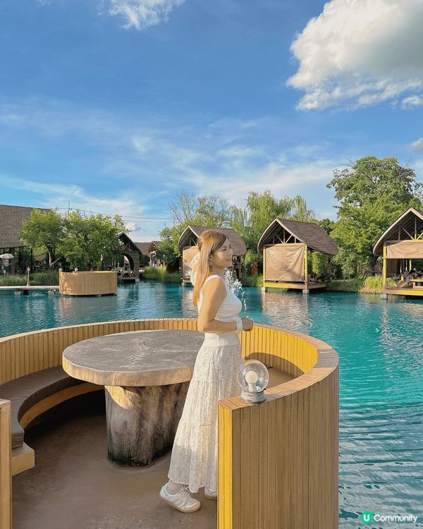 泰國北碧府野生動物園，與吉普車長頸鹿斑馬合照，又可與動物互動...