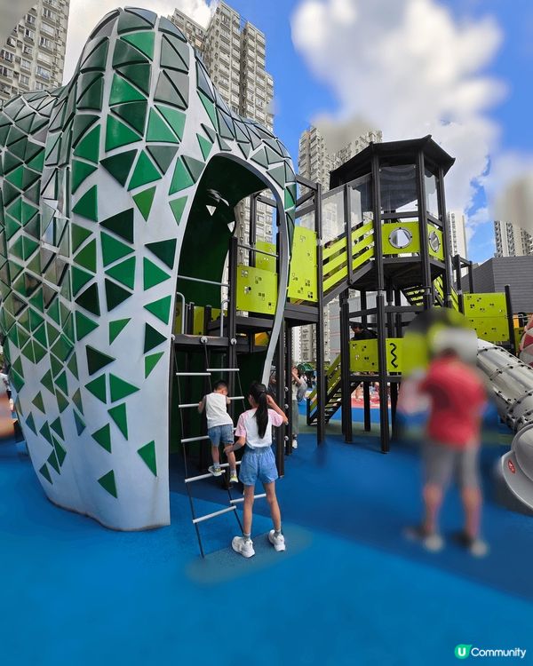 葵芳新都會廣場上面個遊戲場正到爆，又唔曬，又有風，樓下就係商...