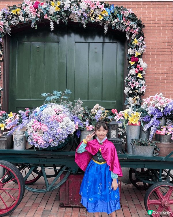 最鍾意迪士尼，因為哩到係同屋企人來又得，同好朋友來都係咁充滿...