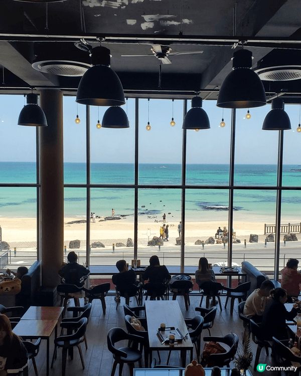 圖片拍攝於韓國濟州島的cafe moumoon。坐落於號稱全...