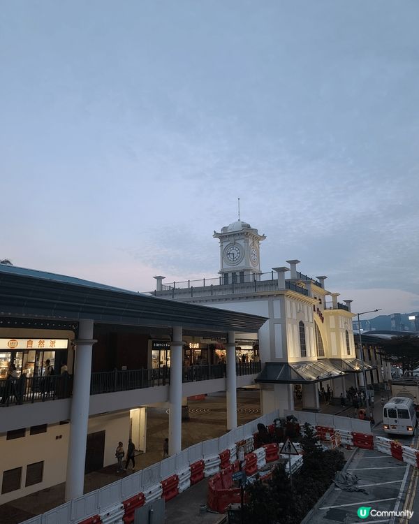 第一張係係香港大會堂睇?展覽，可以令你感受及照顧自己情緒?展...