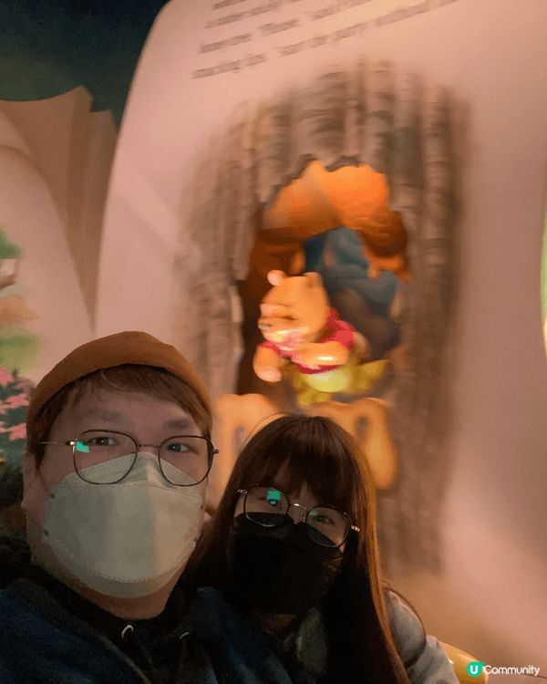 一踏出由欣澳去迪士尼地鐵列車，望到園內景緻，樂園獨特音樂，整...