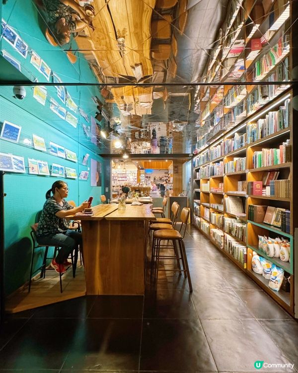 油麻地書店咖啡☕📚  
#油麻地之旅