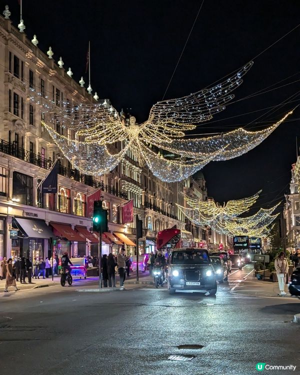 ✨ 倫敦街頭的夢幻天使燈，點亮冬日夜空 ✨