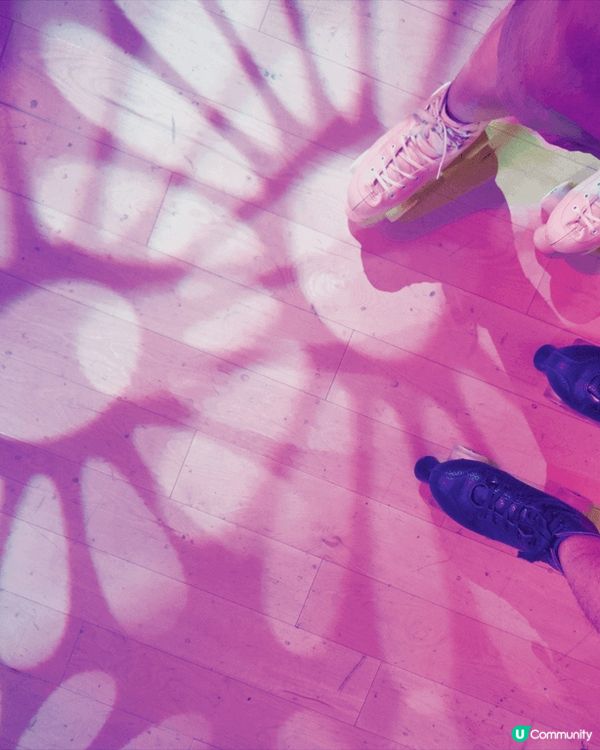 牛頭角打卡熱點室內滾軸溜冰場，懷舊風格Y2K