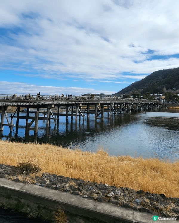 渡月橋係京都嵐山必去?景點，周圍環境古色古香，好適合?住和服...