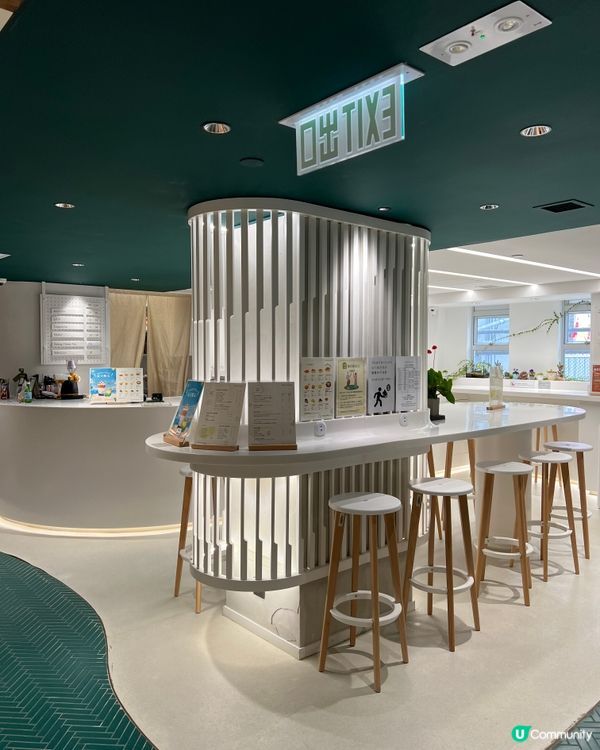 書局入面都有咁舒適嘅空間！又多個地方休息