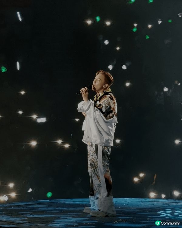 MC演唱會真系氣氛好好，人令仔又有才華，個位置好近睇得好清楚...