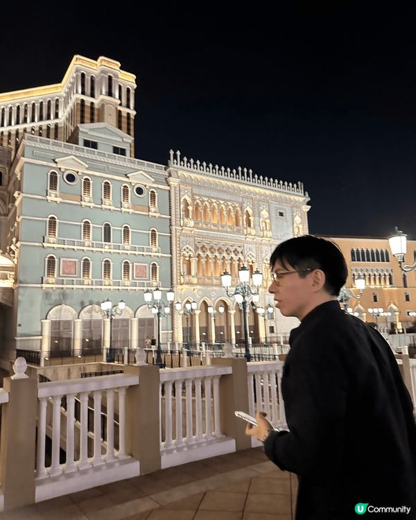 澳門夜間特色非常漂亮，非常適合情侶的拍拖好去處，晚上還有各種...