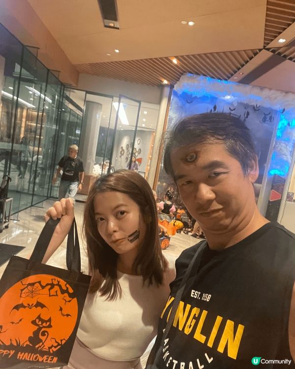 1-2: 位於西貢海旁嘅酒bar，望住藍天同大海 飲住coc...