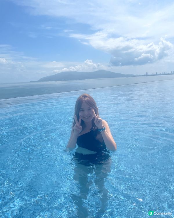1-2: 位於西貢海旁嘅酒bar，望住藍天同大海 飲住coc...