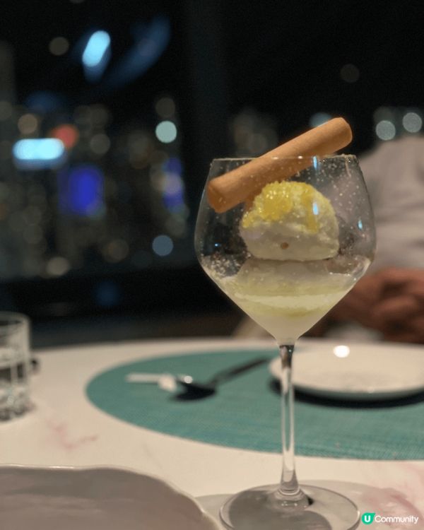 情侶約會必去打卡空中餐廳